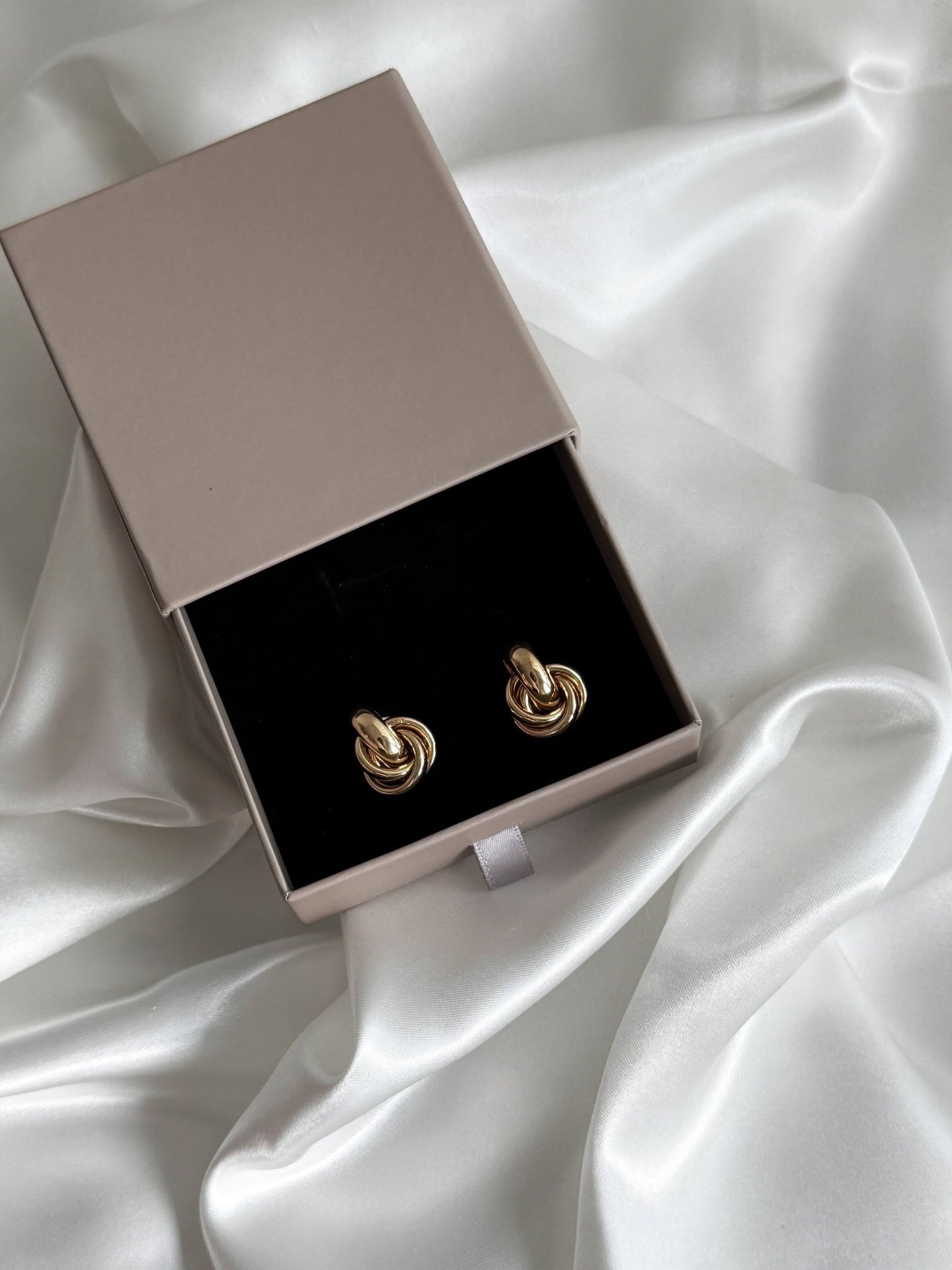 ZEYA - Knot Earrings